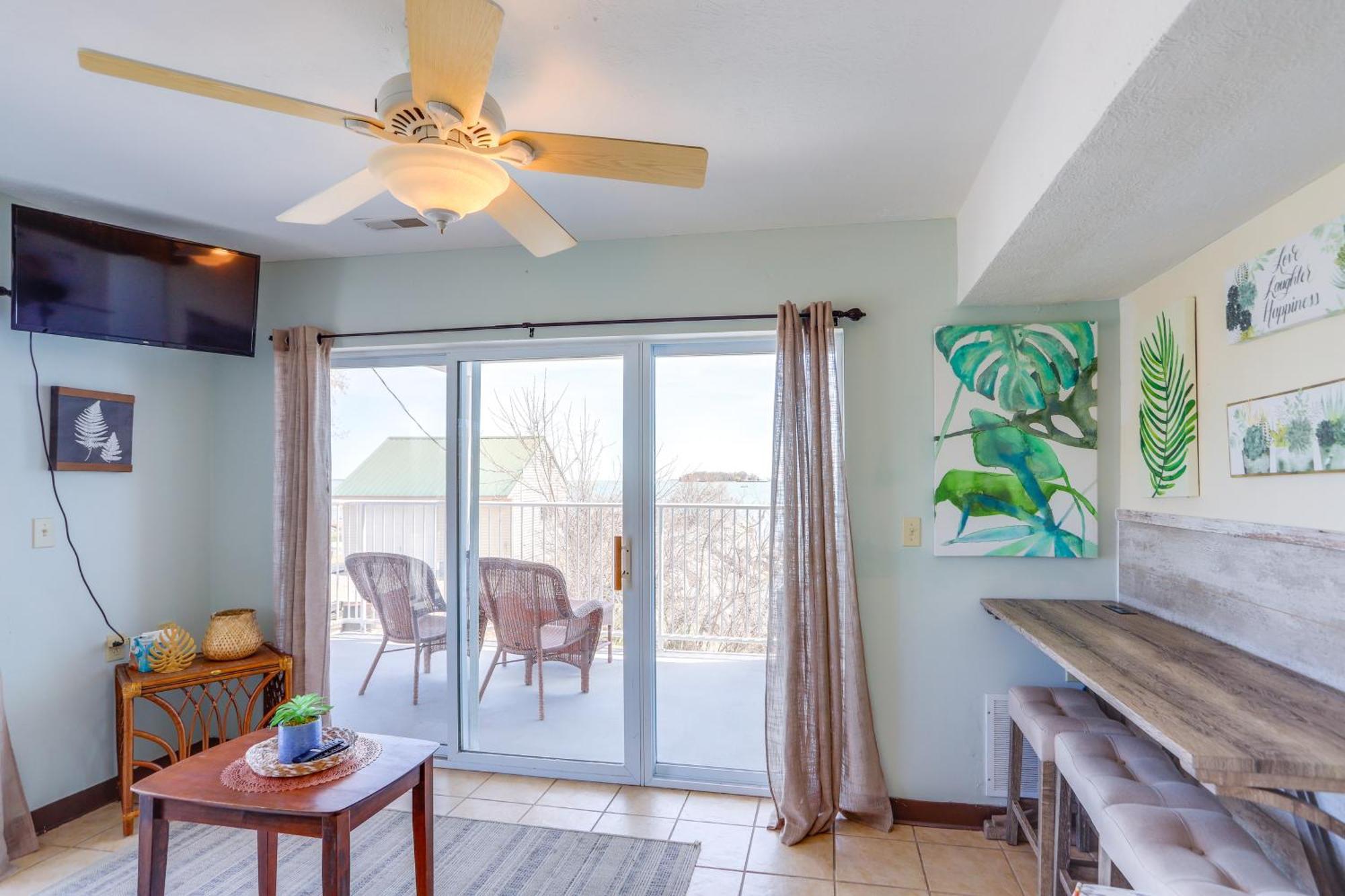 Waterfront Bass Island Retreat With Balcony And Tv Apartment Put-in-Bay Ngoại thất bức ảnh