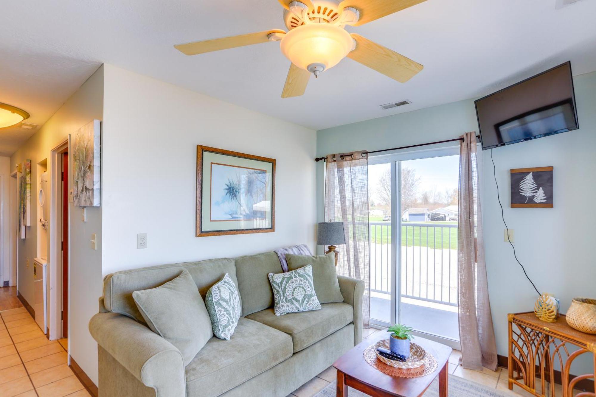 Waterfront Bass Island Retreat With Balcony And Tv Apartment Put-in-Bay Ngoại thất bức ảnh